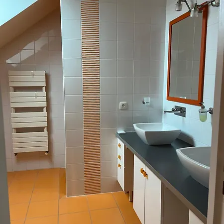 La Combe Nocleg ze śniadaniem Angers