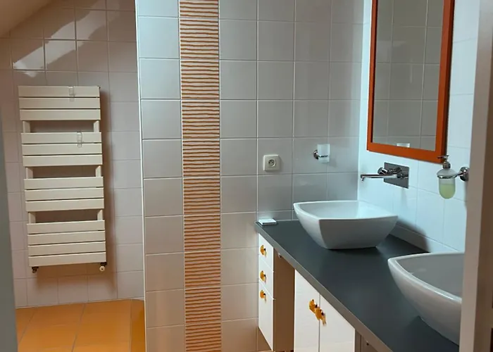 La Combe Nocleg ze śniadaniem Angers